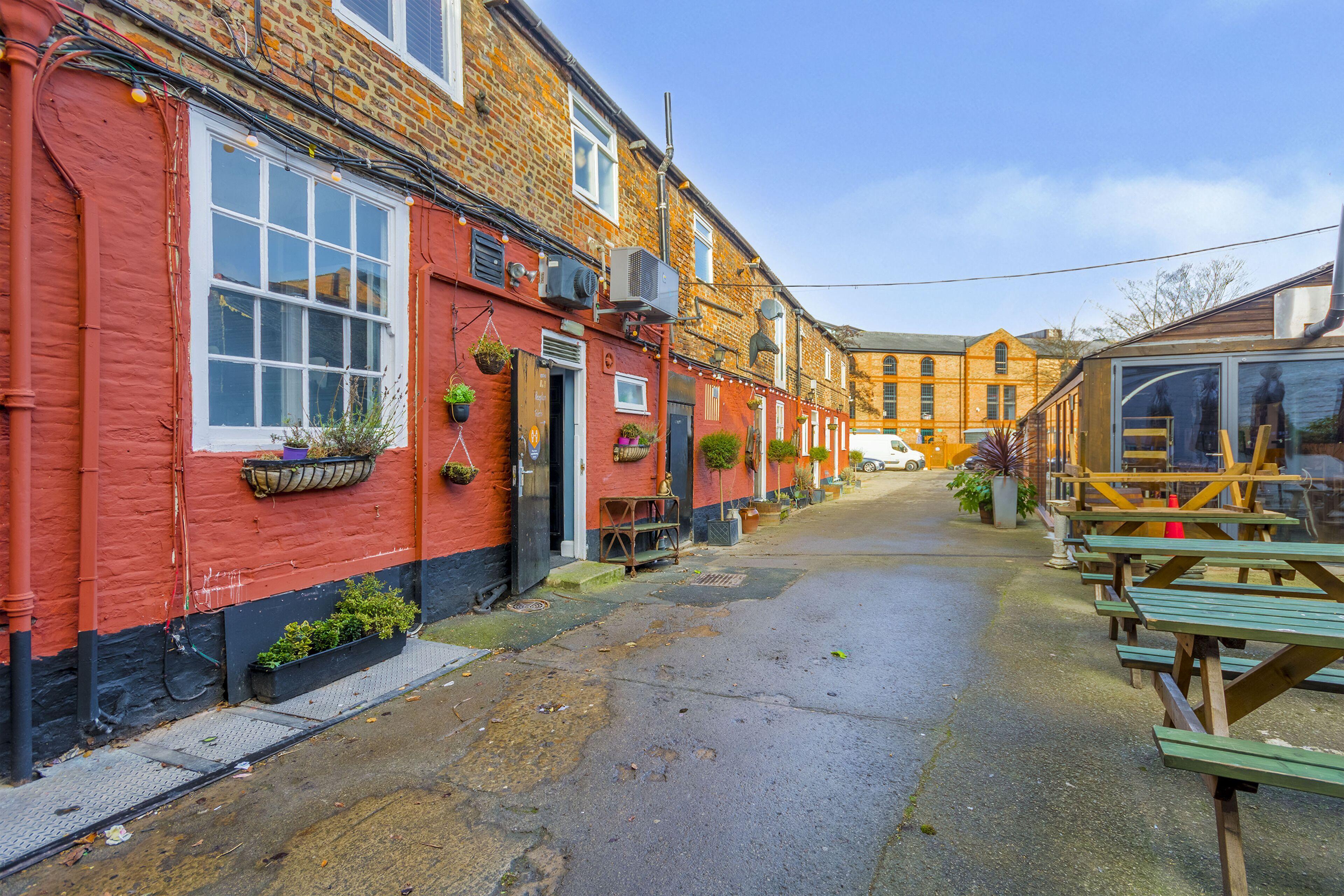 The Watergate Inn — Photos 1